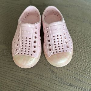 Native Jefferson Shoe, size 6